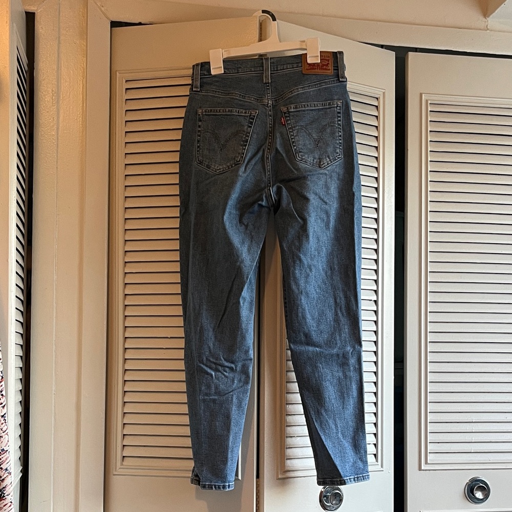 Levi's Distressed Ankle Jeans in Blue - Picture 4 of 7